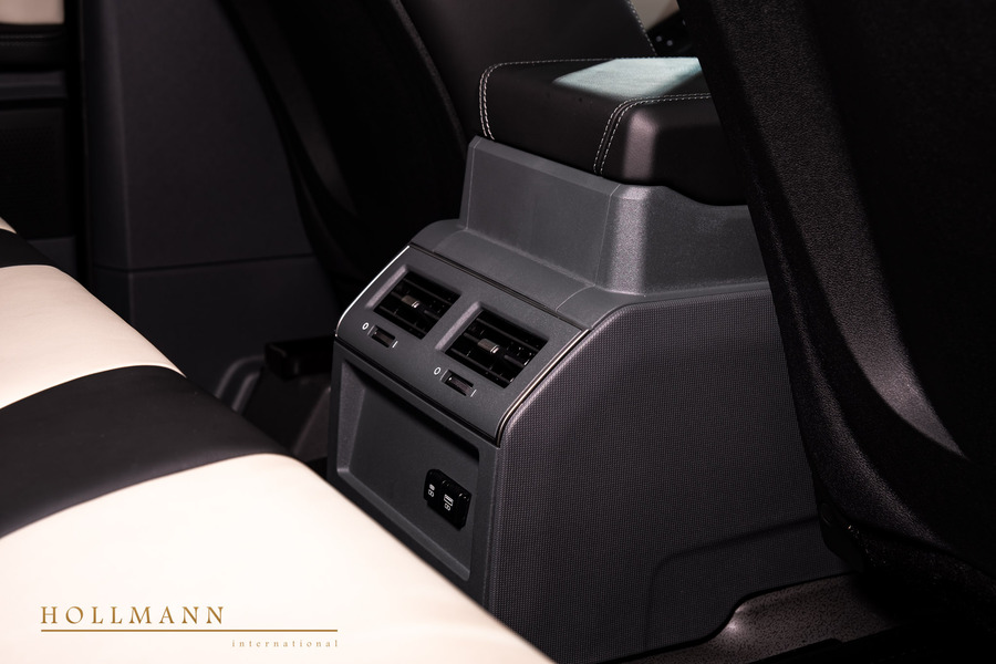 Vehicle view 14