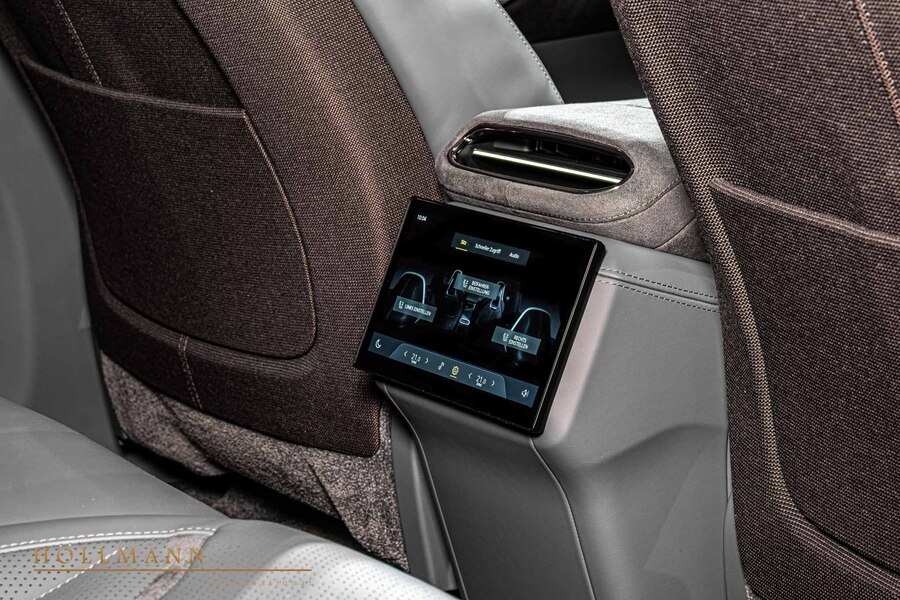 Vehicle view 19
