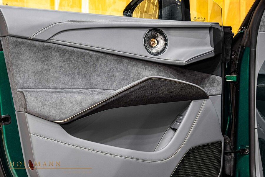 Vehicle view 25