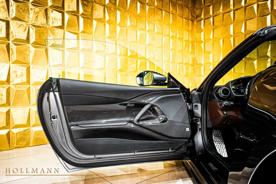 Vehicle view 8