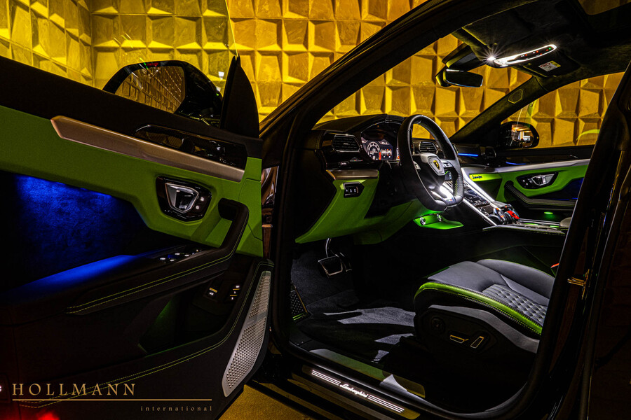 Vehicle view 16