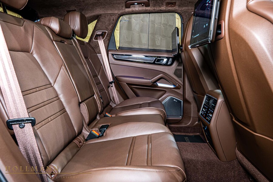 Vehicle view 16