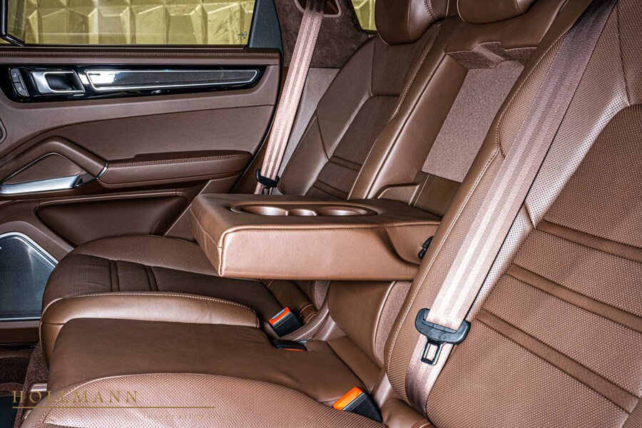 Vehicle view 19