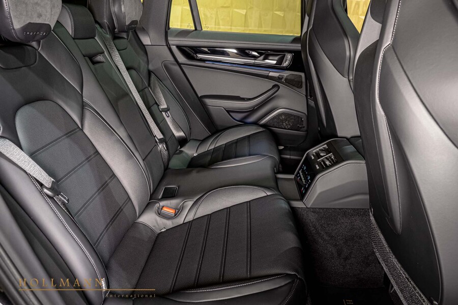 Vehicle view 27