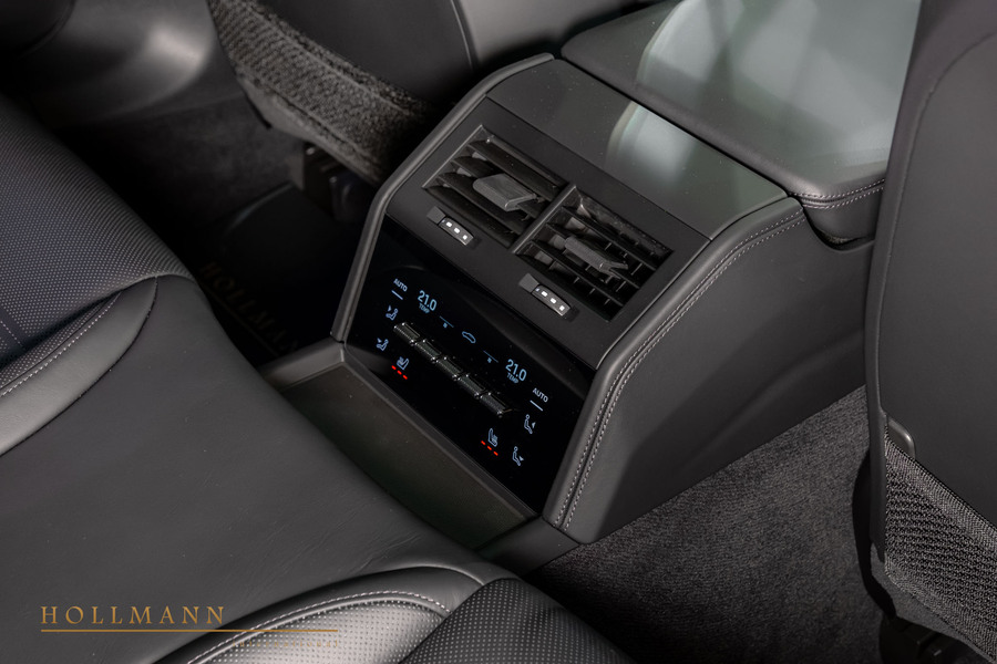 Vehicle view 29