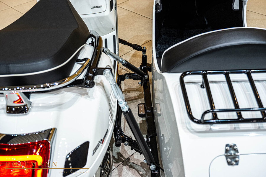 Vehicle view 17