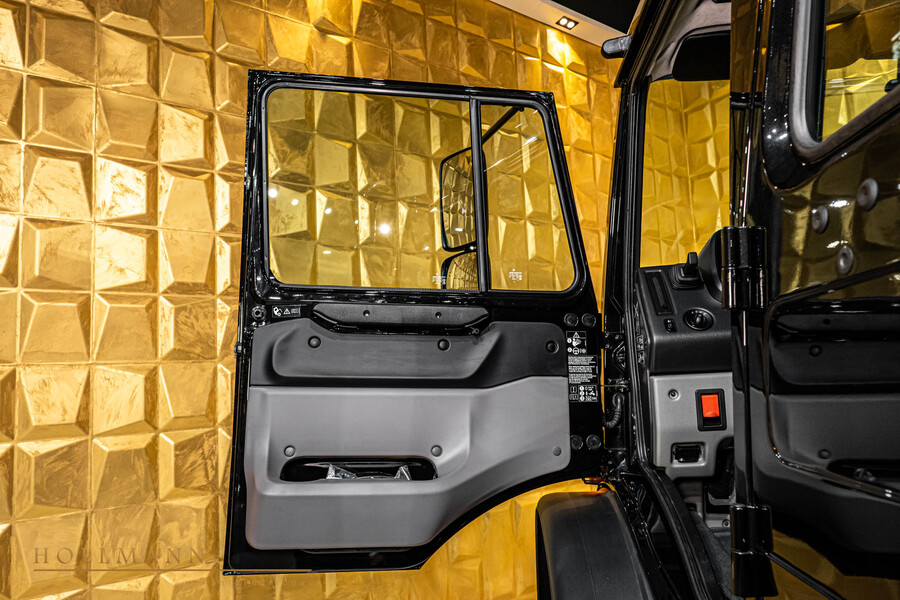 Vehicle view 19