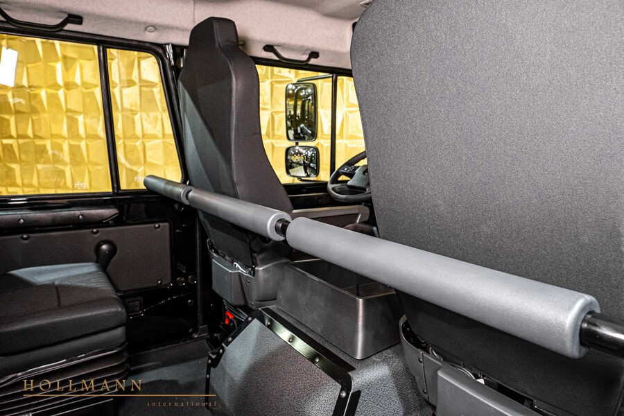 Vehicle view 25
