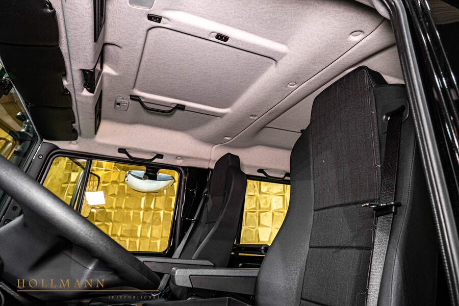 Vehicle view 27