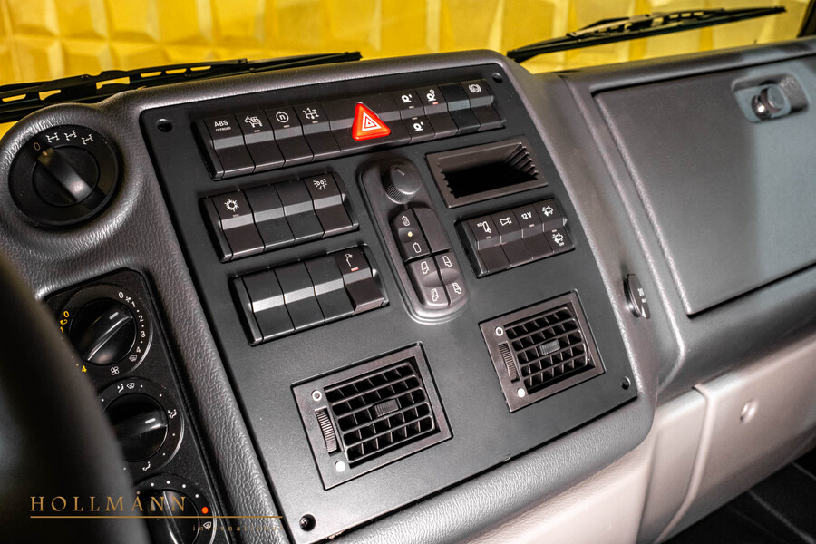Vehicle view 28