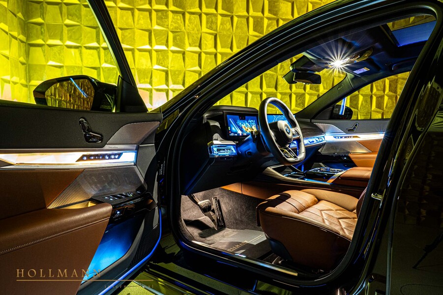 Vehicle view 9