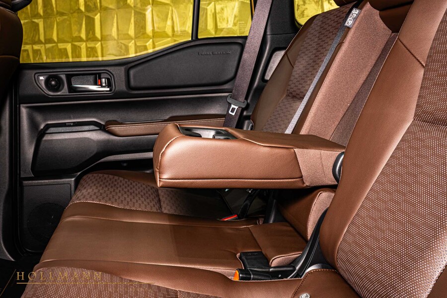 Vehicle view 16