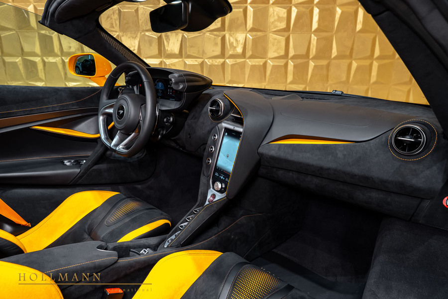 Vehicle view 16