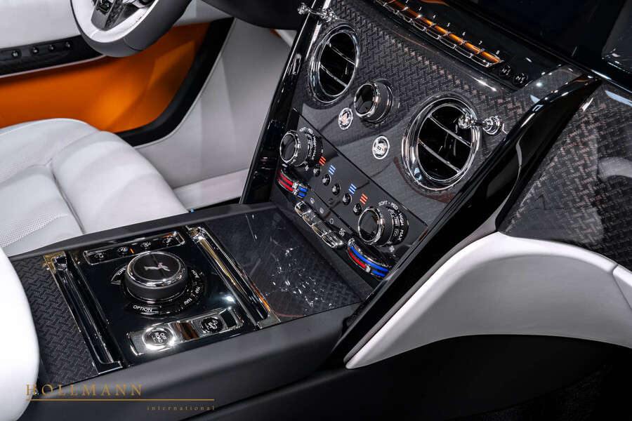 Vehicle view 16