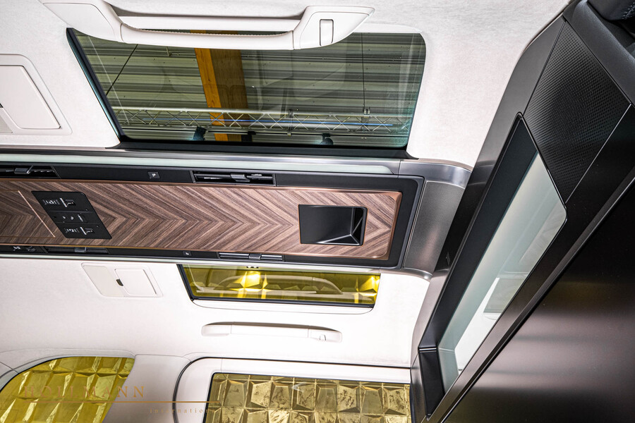 Vehicle view 19
