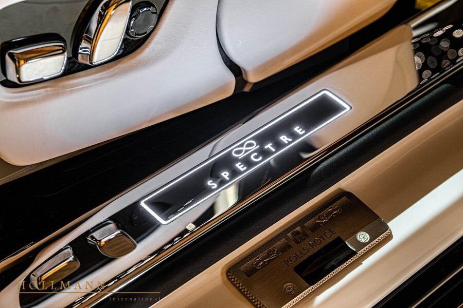 Vehicle view 19