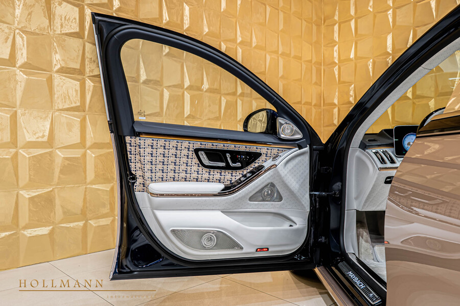Vehicle view 17