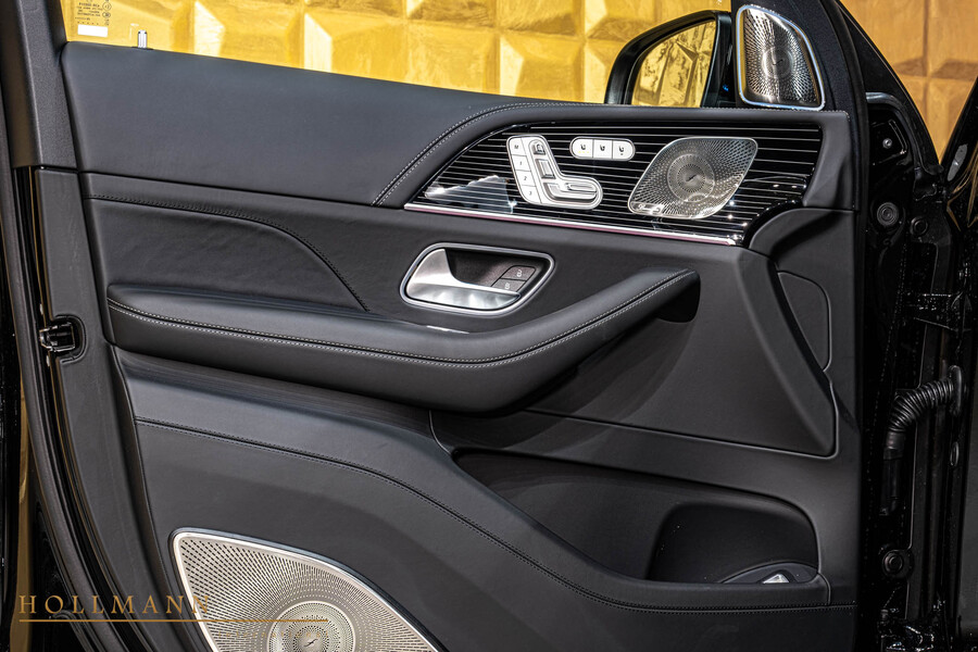Vehicle view 16
