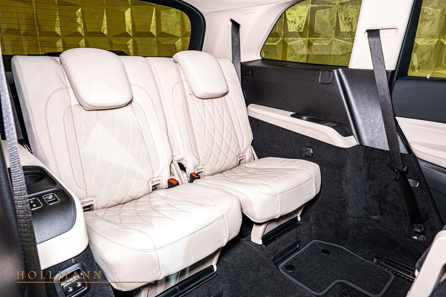 Vehicle view 25