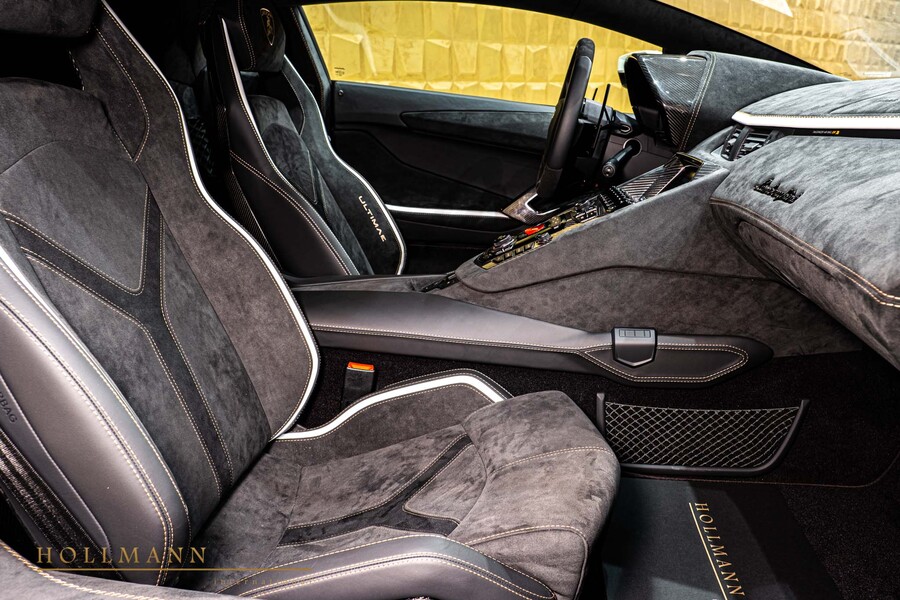 Vehicle view 19