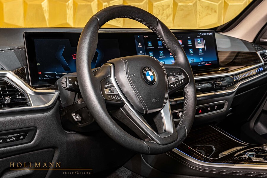 Vehicle view 17