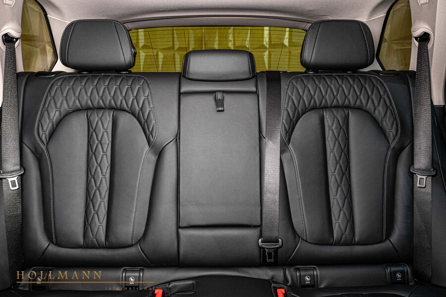 Vehicle view 25