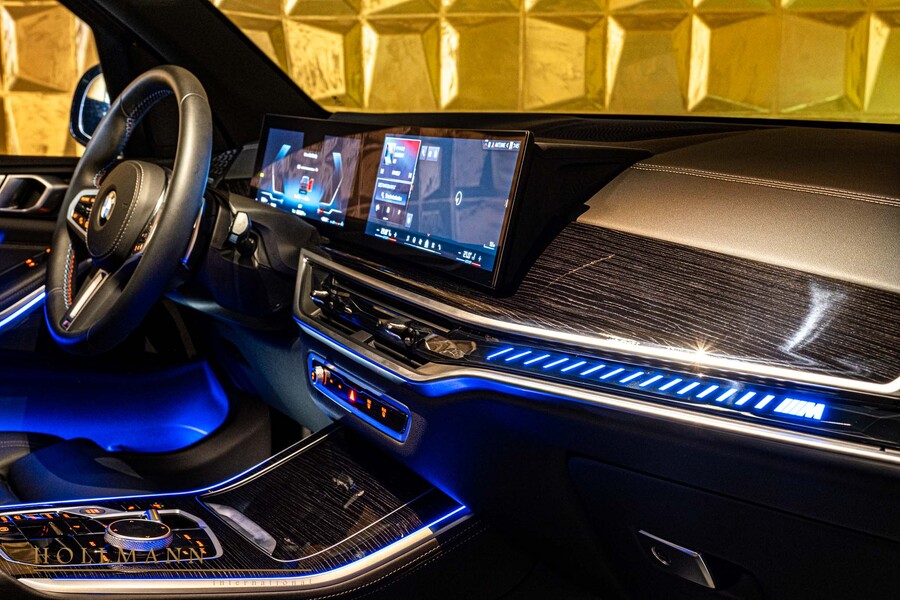 Vehicle view 17