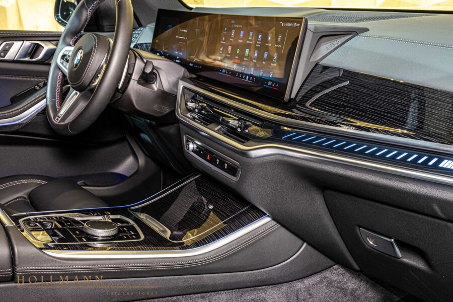 Vehicle view 25