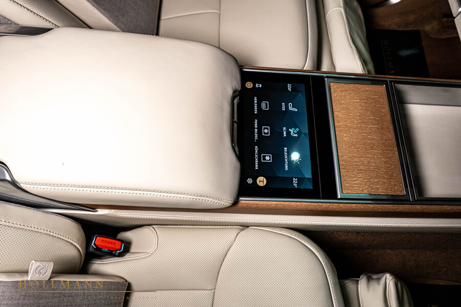 Vehicle view 18