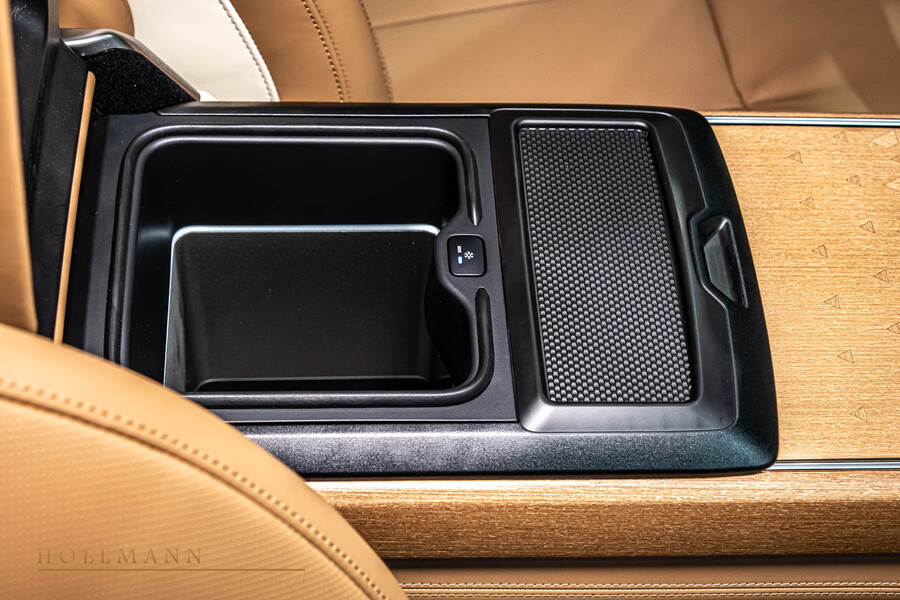 Vehicle view 23