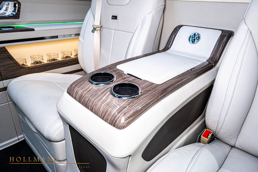 Vehicle view 17