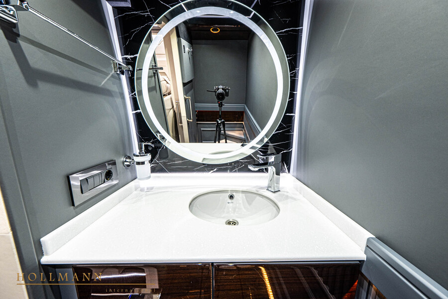 Vehicle view 28