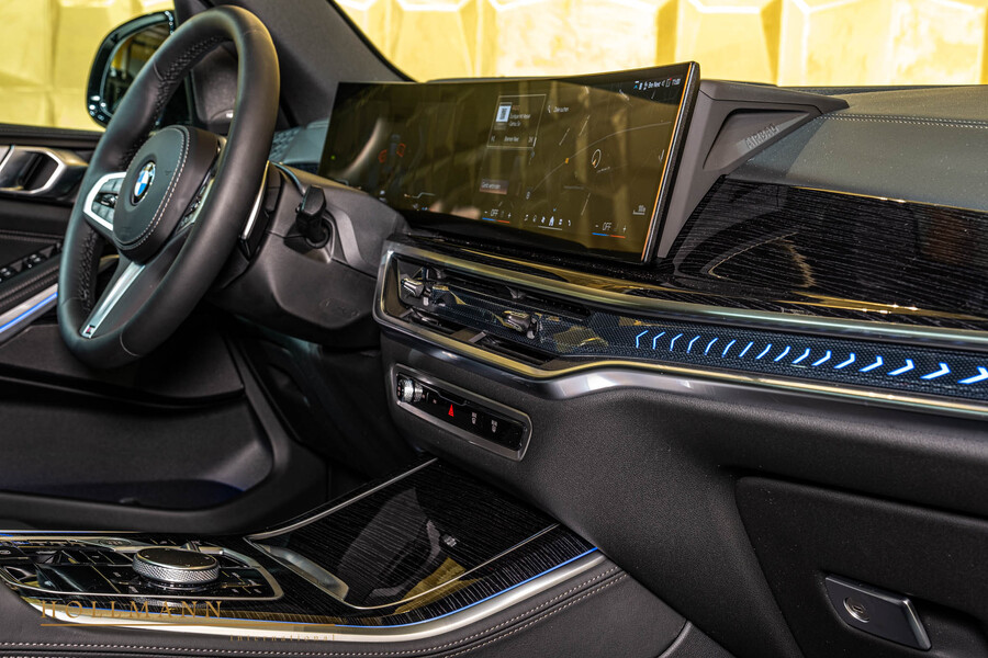 Vehicle view 16