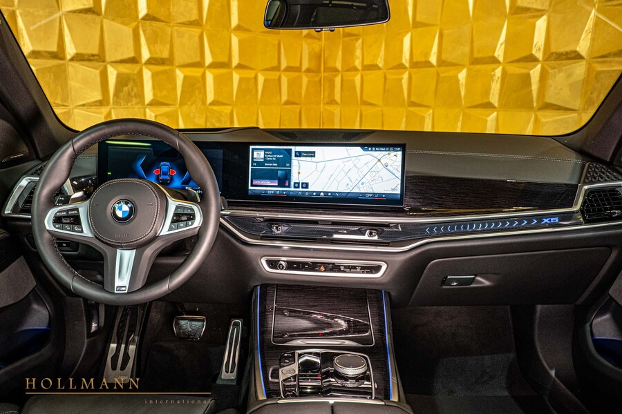 Vehicle view 18