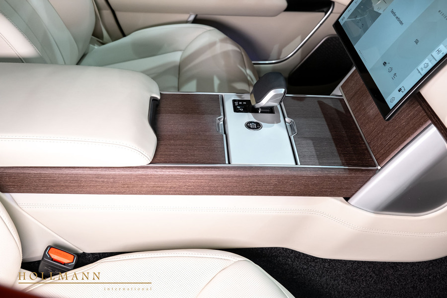 Vehicle view 16