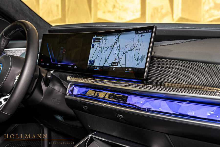 Vehicle view 17
