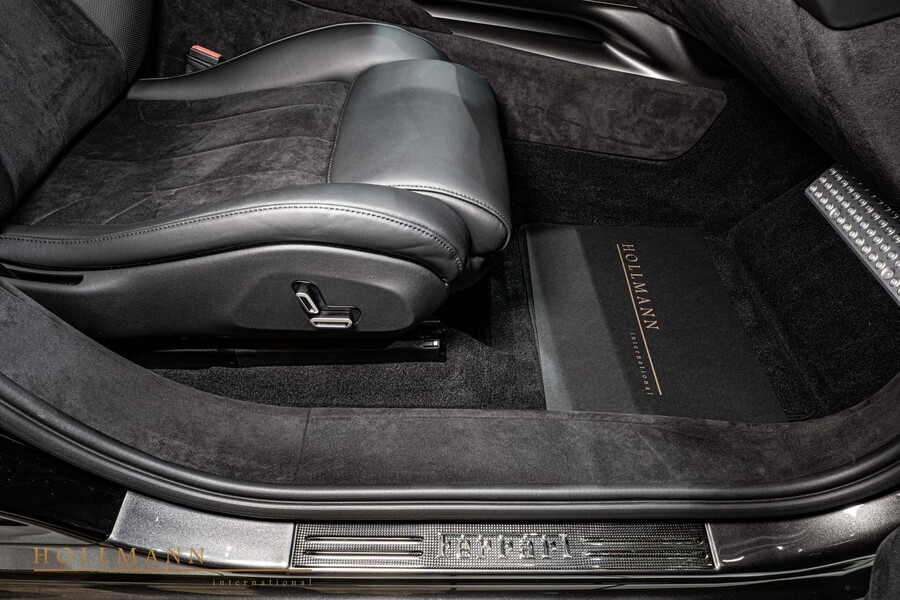 Vehicle view 13