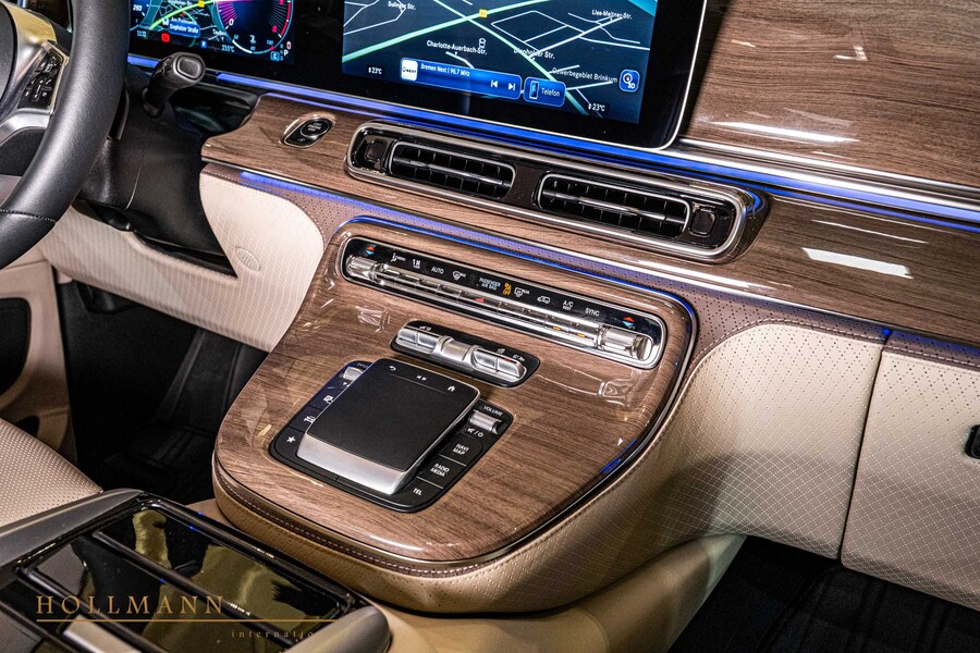 Vehicle view 18