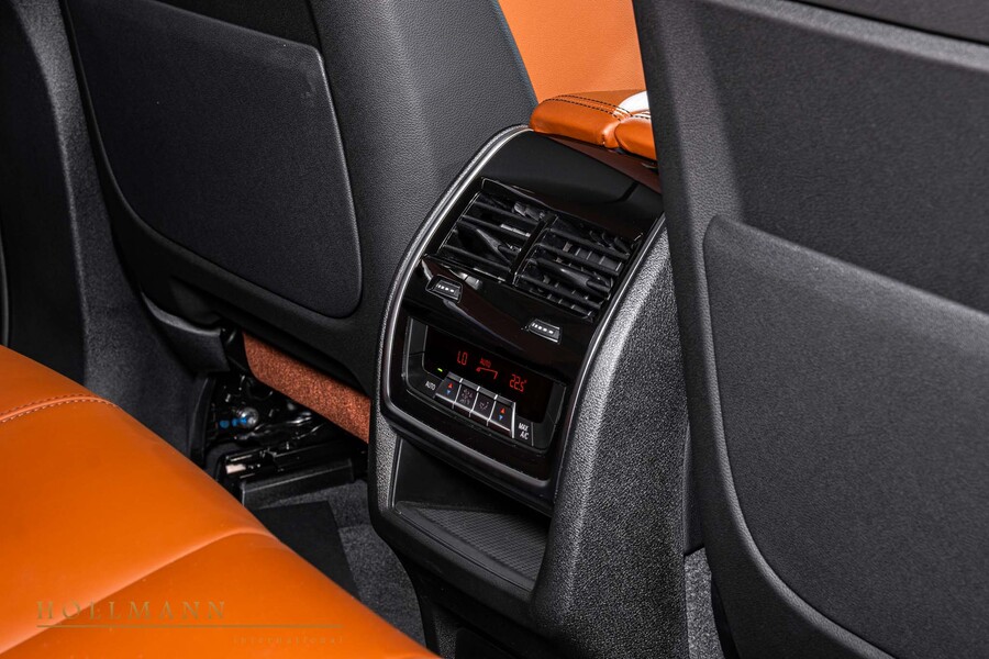 Vehicle view 12