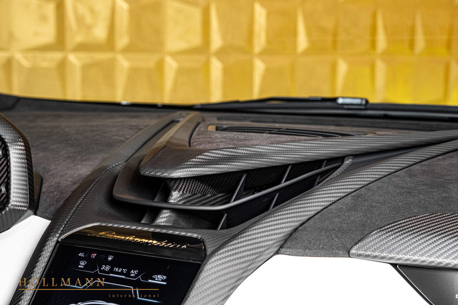 Vehicle view 18