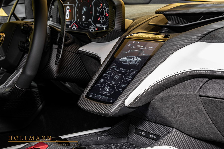 Vehicle view 18