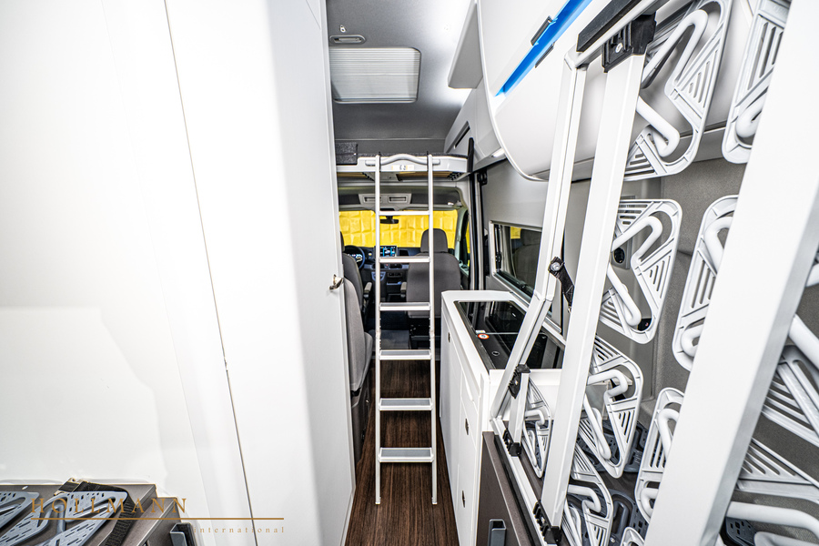 Vehicle view 27