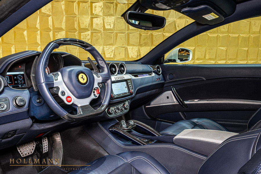 Vehicle view 17