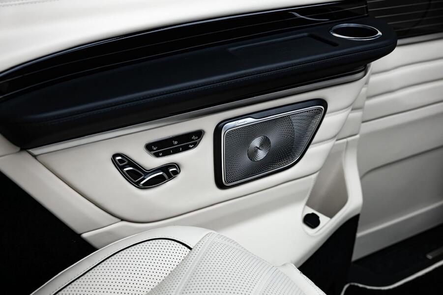 Vehicle view 23