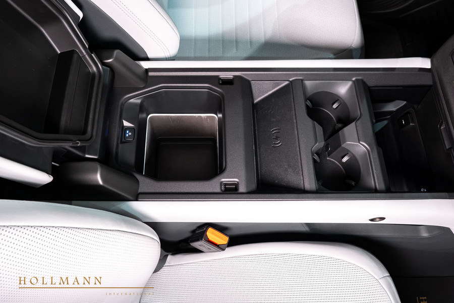 Vehicle view 19