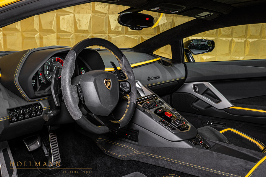 Vehicle view 16