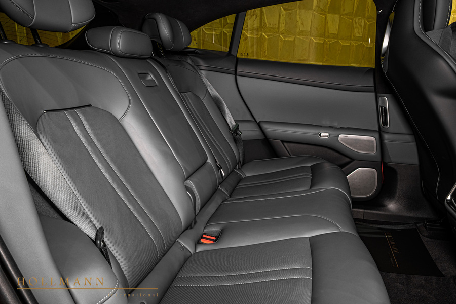 Vehicle view 18