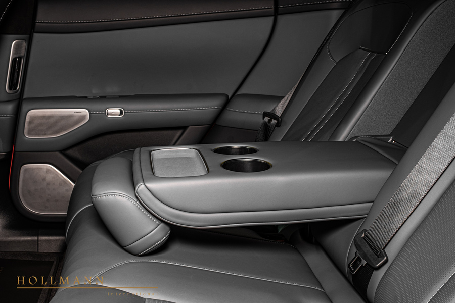 Vehicle view 27