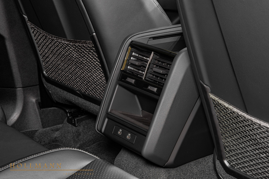 Vehicle view 23