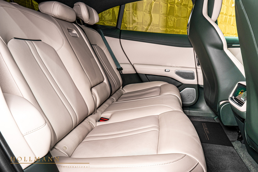 Vehicle view 17